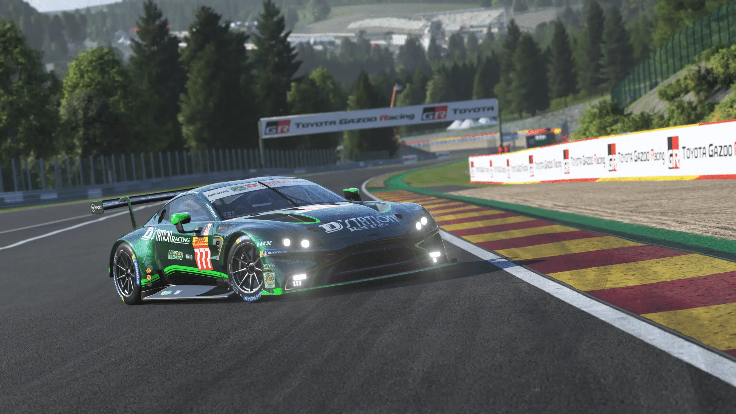 Aston Martin Vantage AMR